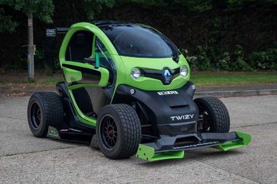Mobil Unik Renault Twizy F1 2013 Ini Pakai Komponen Mobil F1 dan F2, Cuma Ada 5 Unit