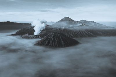 Ilmuwan Temukan Letusan Vulkanik Bawah Laut Terbesar yang Menciptakan Sebuah Pulau