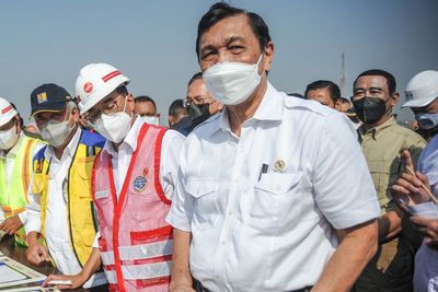 Jokowi Kembali Tunjuk Luhut, Kali Ini Pimpin Komite Kereta Cepat Jakarta-Bandung