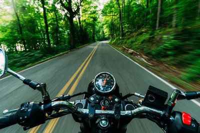 Detik-detik Pengendara Motor di Jawa Tengah Terlindas Truk Gara-gara Bus Berhenti Mendadak
