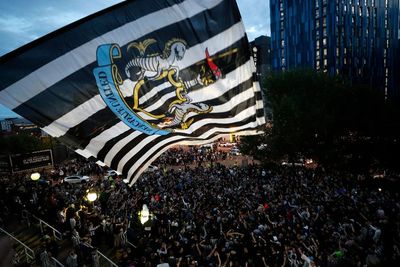 Beda Rp10 Triliun, Nilai Skuat Newcastle United Bak Bumi dan Langit dengan Liverpool