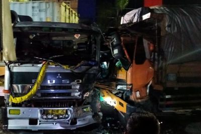 Menghebohkan Warga Sergai, Dua Unit Truk Tabrakan Hingga Pengemudi Luka-luka 