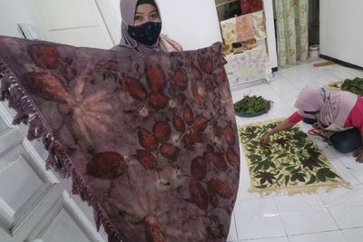 Produksi Sajadah Ecoprint, Berikut Foto-fotonya