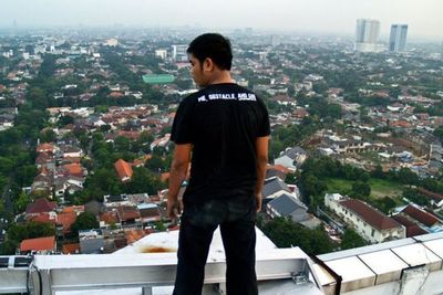 Pria Ini Tewas Mengenaskan Usai Terjun Bebas dari Rooftop Mal di Bekasi
