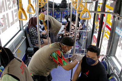 Ancaman Gelombang Ketiga Covid-19 Terjadi di Akhir Tahun, Satgas Minta Semua Pihak Waspada