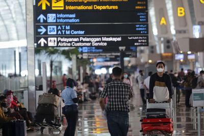 Luhut Sebut 18 Negara Sudah Bisa Masuk ke Indonesia, Kecuali Singapura