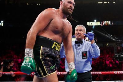 Usai Kalahkan Deontay Wilder, Tyson Fury Ingin Bertarung di Old Trafford