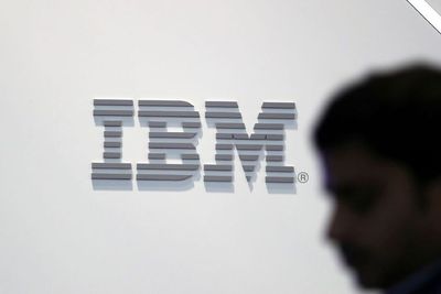 IBM Ancam Tak Beri Gaji untuk Karyawan yang Belum Disuntik Vaksin COVID-19!