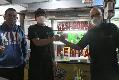 Mantan Pegawai KPK Jadi Juru Masak, Ini Foto-fotonya