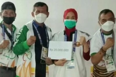 Raih Emas di PON Papua, Atlet Tarung Derajat Kalbar Ini Kantongi Bonus Rp 20 Juta