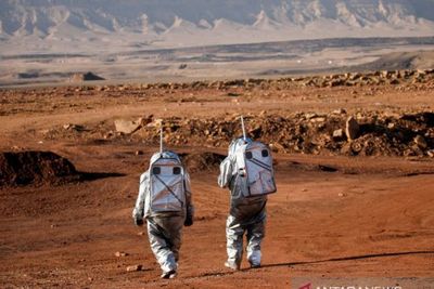 6 Ilmuwan Simulasikan Kehidupan di Mars di Kawah Ramon Israel