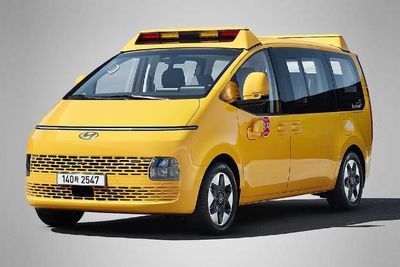 Melihat Tampilan Mobil Hyundai Staria yang Dijadikan Sebagai Bus Sekolah!