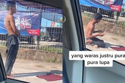 Viral Momen ODGJ Tunaikan Sholat di Trotoar: Yang Waras Justru Pura-pura Lupa