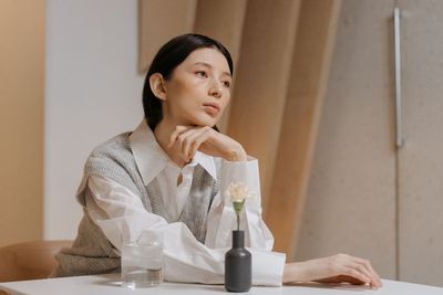 Berikut Tipe Perempuan yang Cuek Jika Dilihat Sekilas, Tetapi adalah Pendengar Baik!
