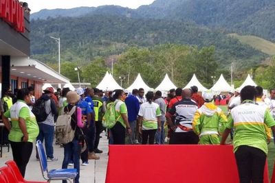 PON Papua: Laga Final Rugby 7S Tuan Rumah & DKI Jakarta Rusuh, Suporter Terobos Lapangan