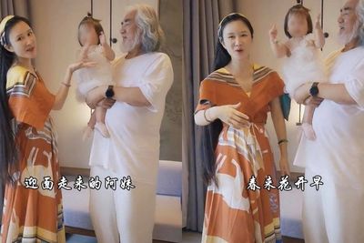 Sutradara Ini Dikaruniai Anak Ketiga Dari Istri Muda, Padahal Sudah Usia 70 Tahun