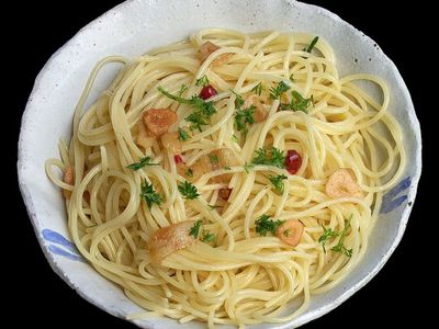 Di Hari Yang Cerah Ini, Buat Spaghetti Aglio Olio Yuk