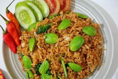 Nasi Goreng Teri Pete Pedas, Menu Makan Malam yang Bikin Ketagihan
