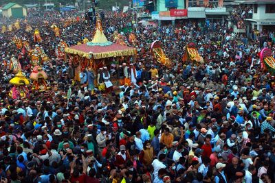 India Kembali Selenggarakan Festival Keagamaan, Ribuan Orang Berkumpul