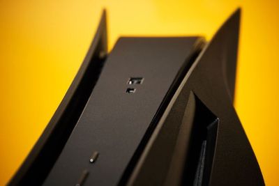 Sempat Tantang Sony, Kini Dbrand Setop Jual Casing PS5 Usai Diancam Beneran oleh Sony