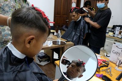 Pelatihan Potong Rambut di Denpasar, Berikut Foto-fotonya
