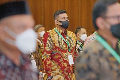 Tak Lengah Lawan COVID-19, Bobby Nasution Minta Camat Antarkan Warga Positif ke Isoter