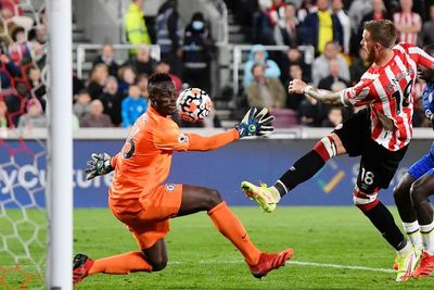 Aksi Edouard Mendy Berjibaku Selamatkan Gawang Chelsea, Blok Bola dengan Wajah