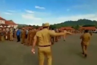 Bupati Konawe Utara Ngamuk ke ASN yang Tak Pakai Masker saat Apel Pagi: Bikin Emosi