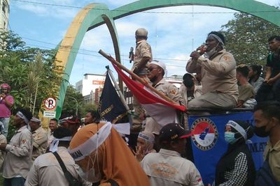Warga Belawan Demo Minta Pemko Atasi Banjir Rob, Bobby: Iya, Saya Tak Lupa Janji