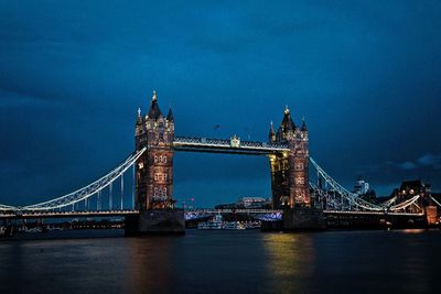 Inggris Hapus Aturan Karantina untuk Turis Divaksinasi, Inilah Daftar Vaksin yang Diterima