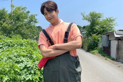 Kim Seon Ho Akhirnya Minta Maaf Soal Paksa Mantan Pacar Aborsi, Akui Menyesal