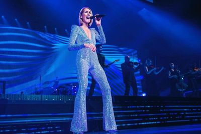 Alami Gangguan Kesehatan, Celine Dion Batalkan Tur Konser