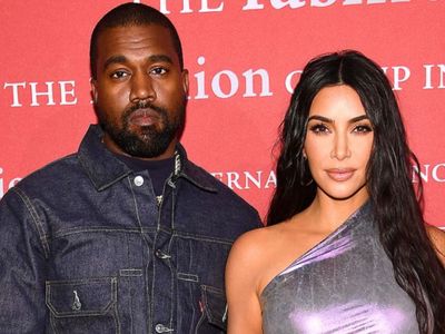 Duduki Chart Billboard, Kanye West Kenang Mendiang Ibunya dan Kim Kardashian Lewat Donda