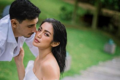 Jessica Iskandar Unggah Pas Foto Buku Nikah dengan Vincent Verhaag: Sampai Selama-lamanya