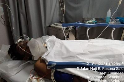 Merinding! Seorang Warga Terjatuh dari Proyek LRT di Jaksel
