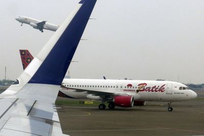 Wajib Tes PCR Jadi Syarat Naik Pesawat, Denny Siregar: Pak Jokowi Maaf, Ini Blunder