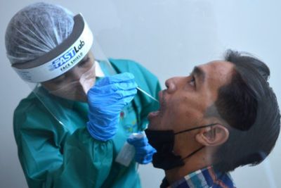 Diduga Palsukan Dokumen Tes Swab PCR Covid-19, 3 Orang Ditangkap di Bandara Kualanamu