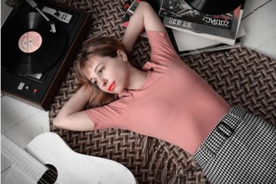 4 Lagu Santuy Indonesia, Rekomendasi untuk Temani Rebahan di Akhir Pekan