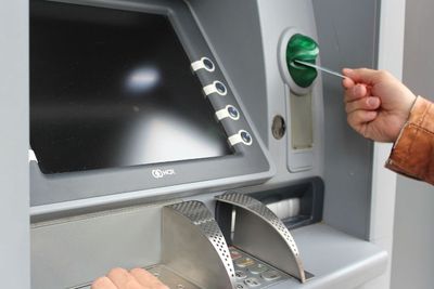 Asyik! BI akan Turunkan Biaya Transfer Antarbank, Sekarang Maksimal Rp2.500