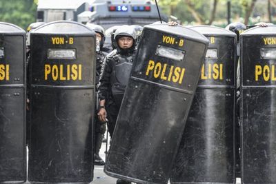 Polisi di NTB Diusut Propam karena Pentung Kepala Mahasiswa Saat Demo 2 Tahun Jokowi-Maruf