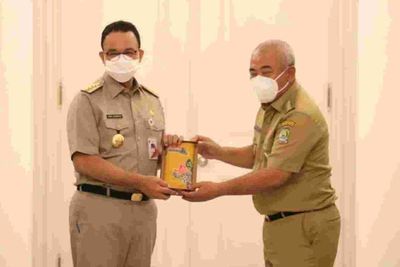 Anies Resmi Perpanjang Kerja Sama TPST Bantargebang dengan Pemkot Bekasi