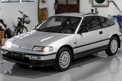 Melihat Mobil Honda CR-X Berusia 30 Tahun Tapi Cuma Dibawa Jalan 17 Kilometer!