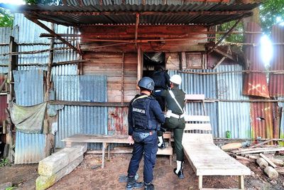 Razia Gudang Minyak Oplosan di Muarojambi, Ini Foto-fotonya