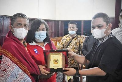 Bupati Tapteng akan Perbaiki Rumah Dinas Praeses HKI, Ephorus HKI Bangga dengan Bakhtiar 