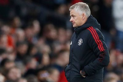 Gary Neville Tak Setuju MU Rekrut Conte untuk Gantikan Solskjaer