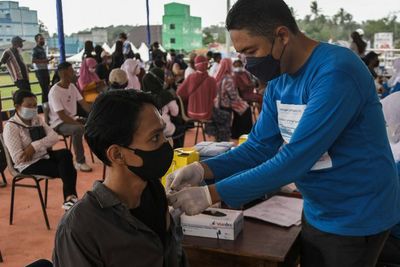 Sudah Vaksin Secara Lengkap, Apa Masih Butuh Vaksin Booster?