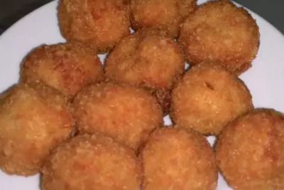 Pengin Buat Makanan Untuk Anak? Gimana Kalau Buat Bola Ayam Goreng?