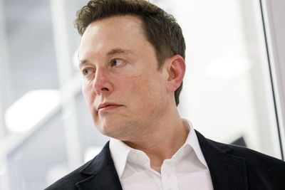 Prestasi Baru Elon Musk, Tesla Jadi Perusahaan Terbesar dengan Kekayaan Rp14 Kuadriliun