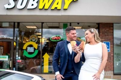 Menikah di Subway, Tak Disangka Restoran itu Adalah Saksi Bisu Pasangan Ini Bertemu