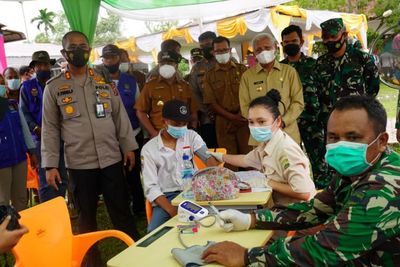 1.030 Dosis Vaksin AKABRI 90 Disuntikkan Polres Asahan kepada Lansia dan Pelajar
